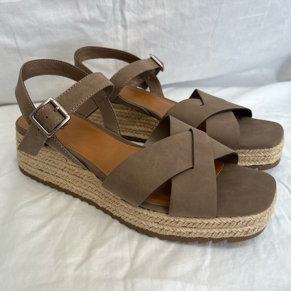 NWOT/NWOB a.n.a. Eloise Wedge sandals in porcini color. - Picture 9 of 10